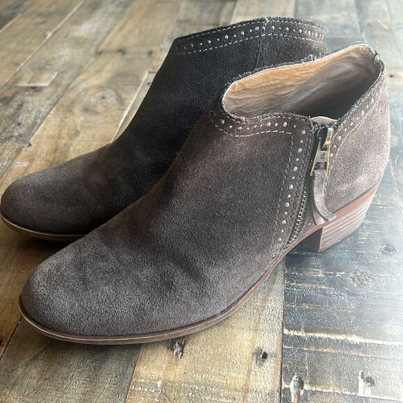 LUCKY BRAND "Benna" Brown Suede Side Zip Boots, Stacked 1.5" Heel, Sz 8 M  CUTE! - Picture 1 of 8